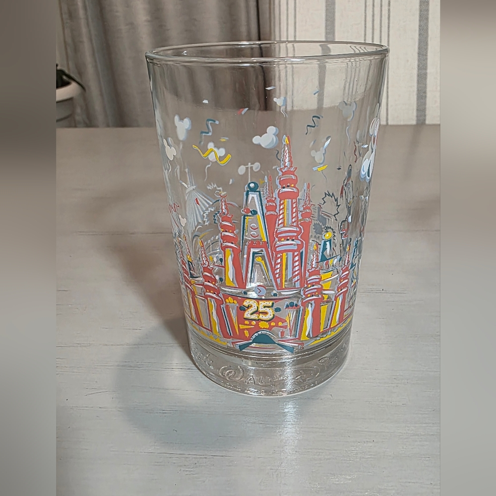 Disney 25th Anniversary Commemorative Set Of 4 Beverage Glasses Like New - Picture 3 of 13